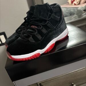 Jordan Retro 11 Bred Velvet Size 9